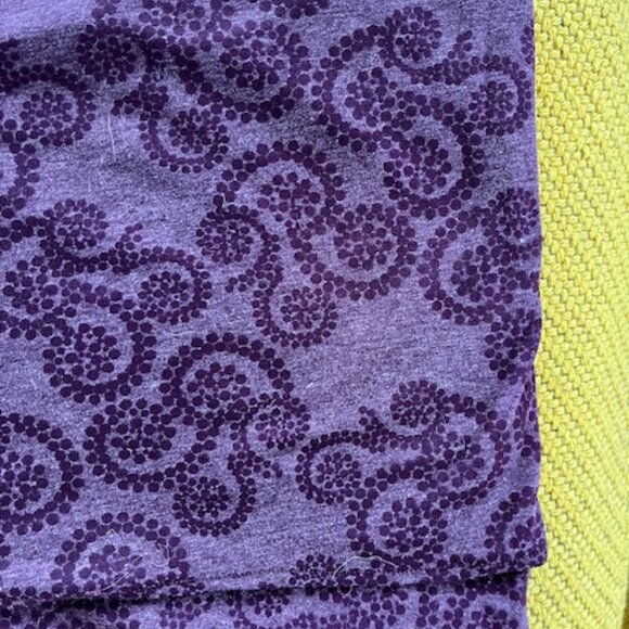 NWT's Woolrich Women's Journey Wrap Scarf DriRelease Blackberry 27" x 80" - Picture 2 of 11